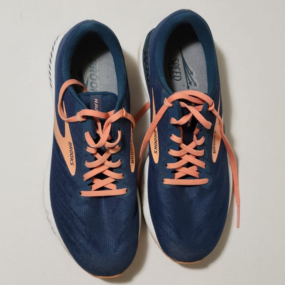 Brooks Ravenna 11 Women's  Sneakers - Picture 5 of 6
